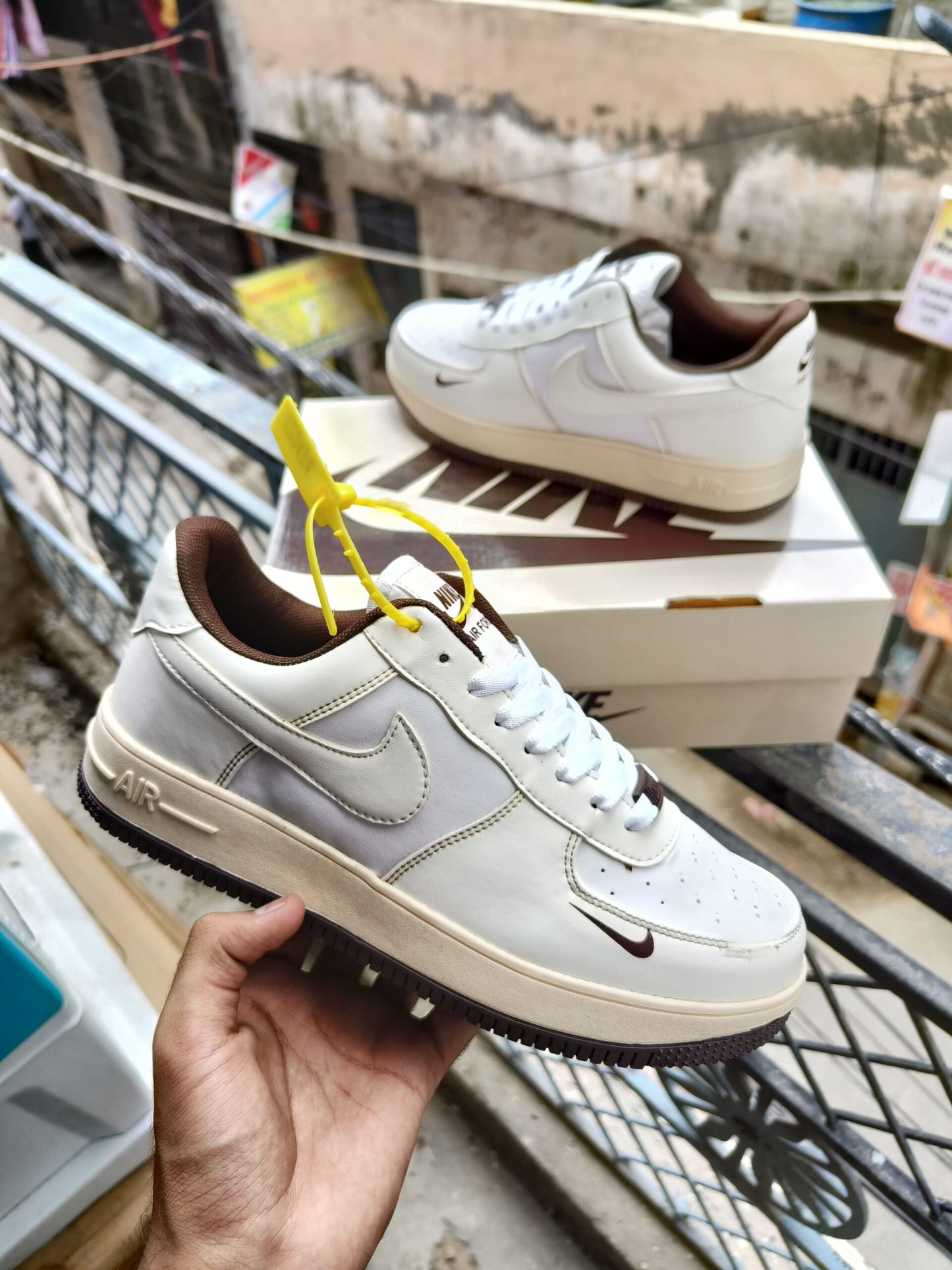 NIKE AIR FORCE 1