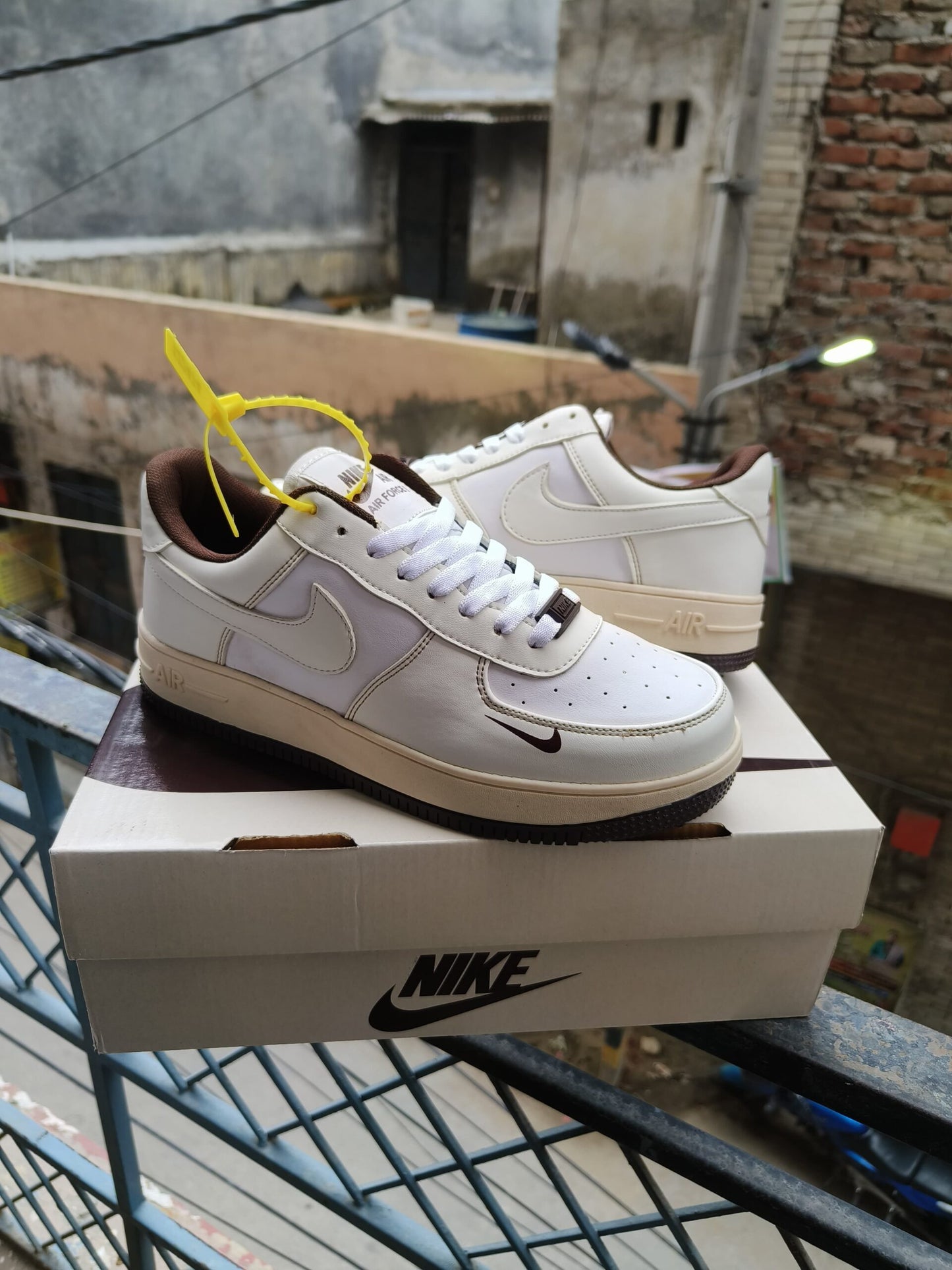 NIKE AIR FORCE 1